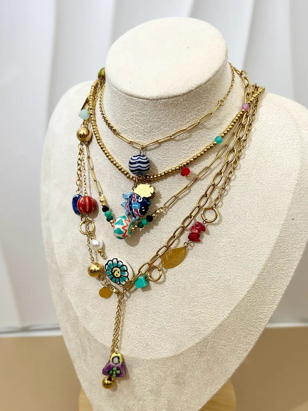 Foglia Soggetti in Ceramica -Collana Corta in Acciaio - CAC-765-51