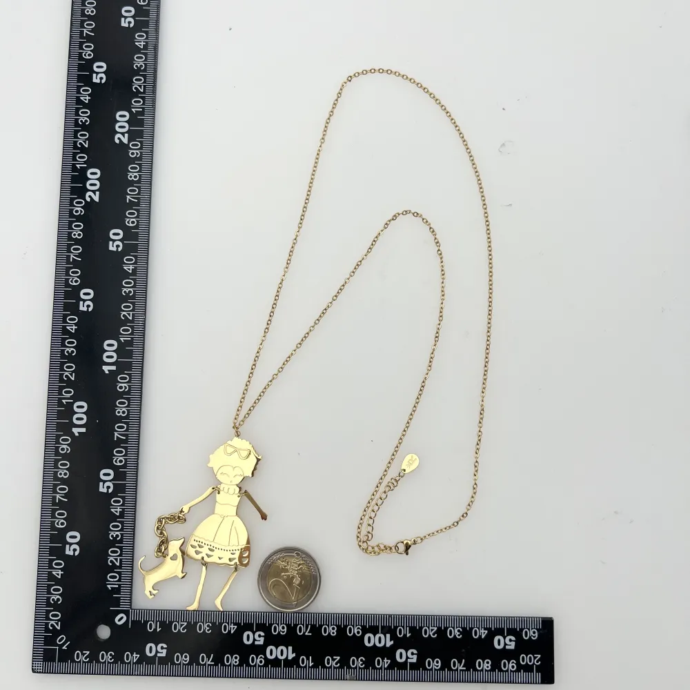 Donna con Cane-Collana Lunga in Acciaio - CAL-413-2341