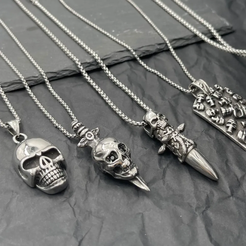 Target con teschi -Collana Lunga in Acciaio da Uomo - CAU-600-B252