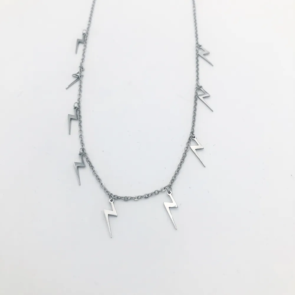 Collana corta in  acciaio - FULMINE PICCOLO PENDENTE 3808  - GIROCOLLO ACCIAIO