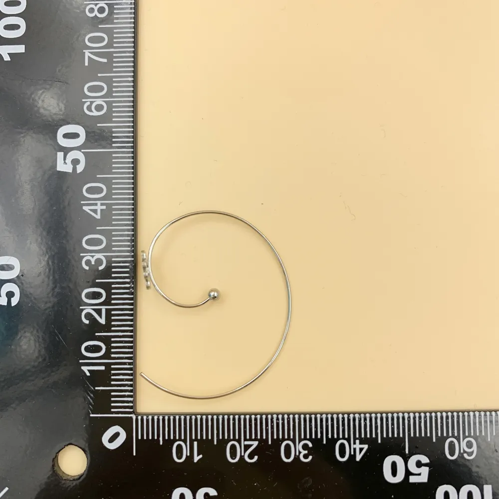 OAP6815-Chiocciola con Quadrifoglio- Orecchini in Acciaio - OAP6815-Chiocciola con Quadrifoglio- Orecchini in Acciaio