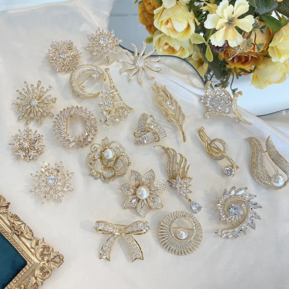 Cavallo Dondolo  -Spilla con Zirconia - SPM-506-316