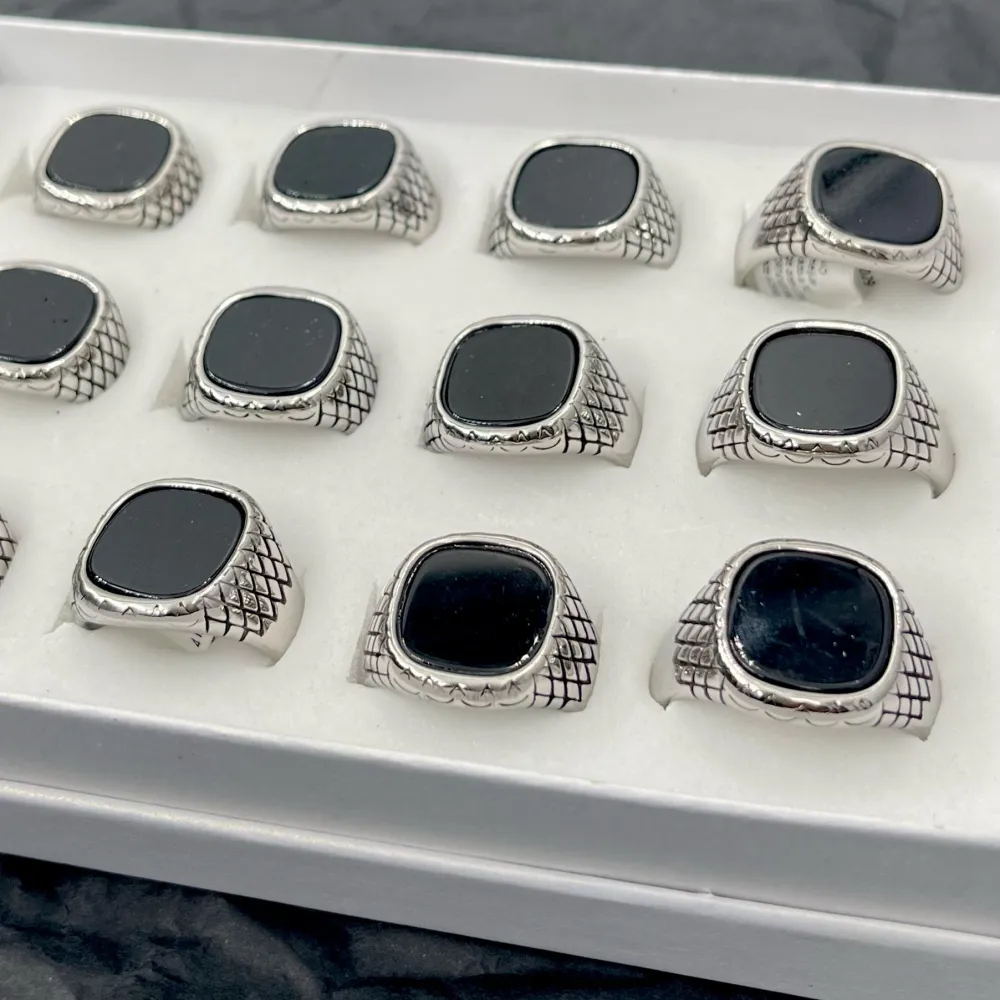 Pietra Quadrata Nera-Anello in Acciaio con Misure - AAM-423-50