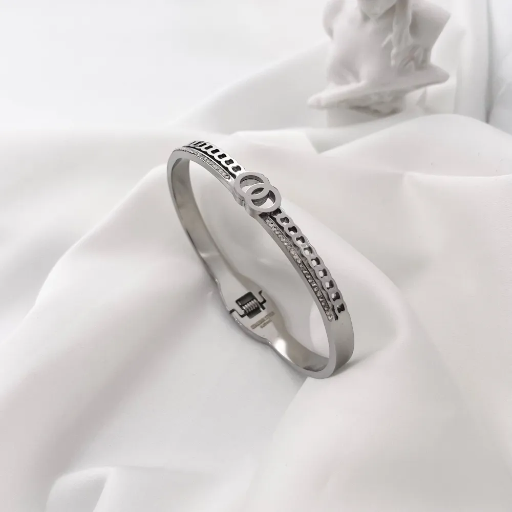 Doppio Cerchio-Bracciale con Scritte Rigido in Acciaio - BAR-413-1346A