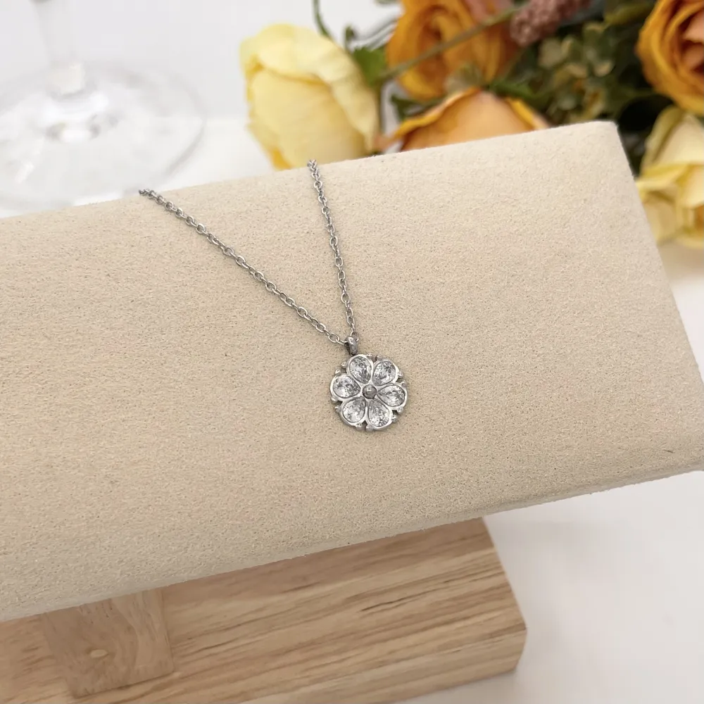 Fiore con Zirconia-Collana Corta in Acciaio - CAC-103-AA2426N