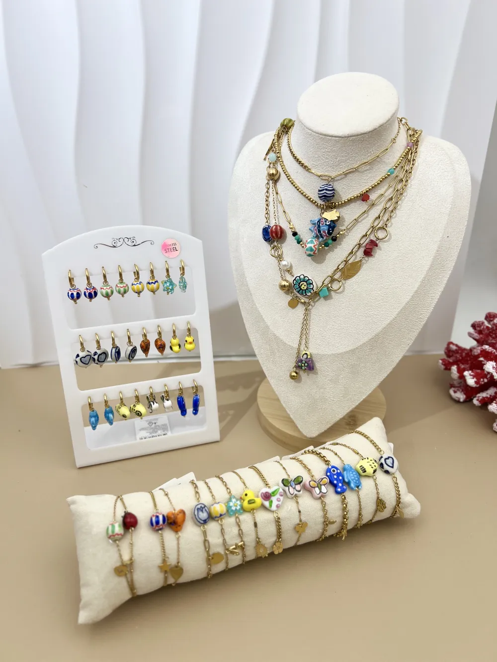 Foglia Soggetti in Ceramica -Collana Corta in Acciaio - CAC-765-51