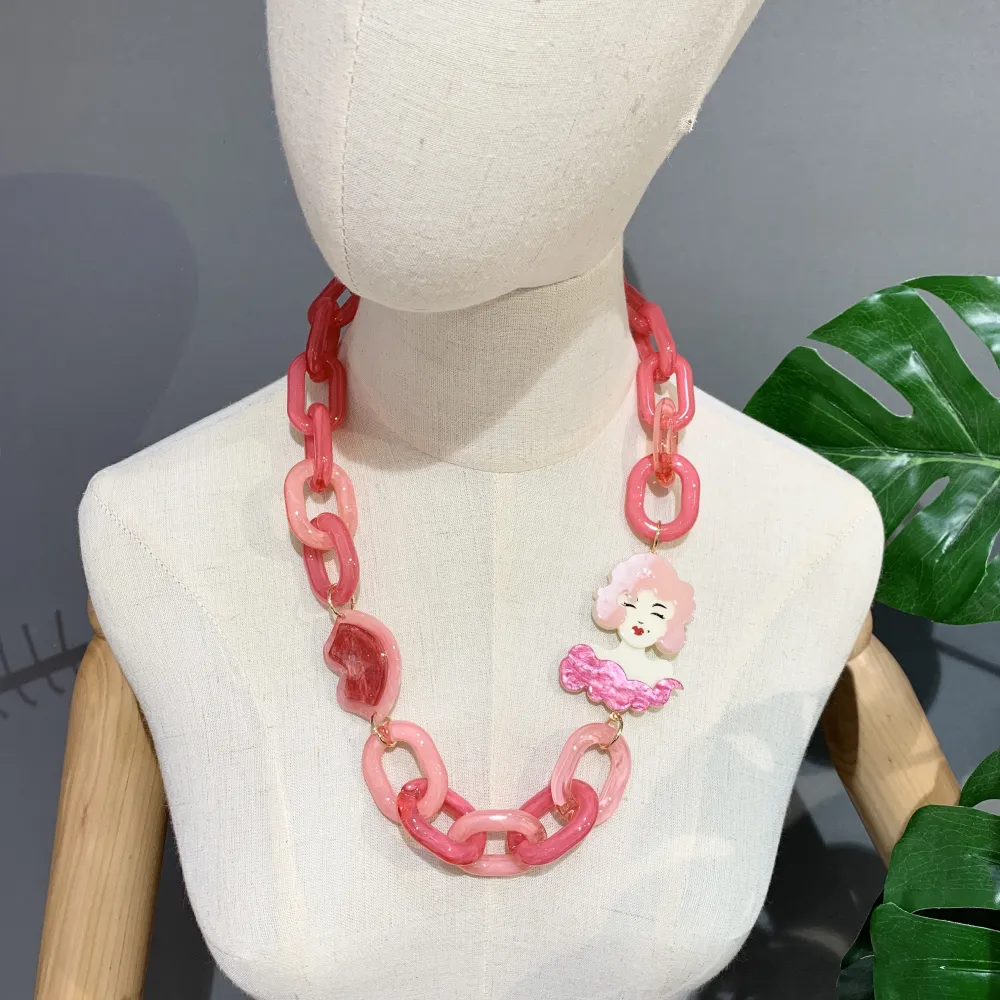 Donna Merilyn-Collana Corta in Resina - CMC-15386