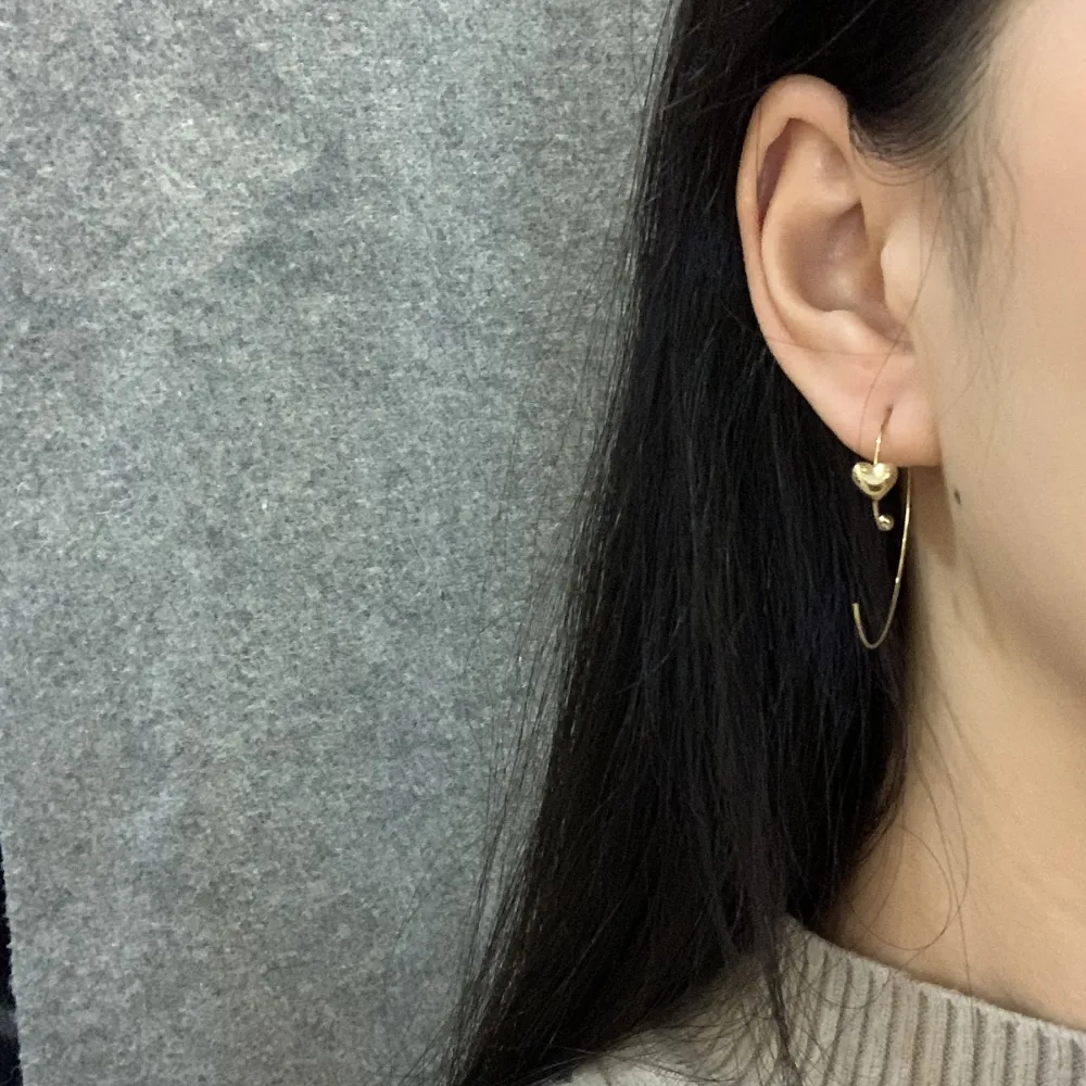 OAP6815-Chiocciola con Quadrifoglio- Orecchini in Acciaio - OAP6815-Chiocciola con Quadrifoglio- Orecchini in Acciaio