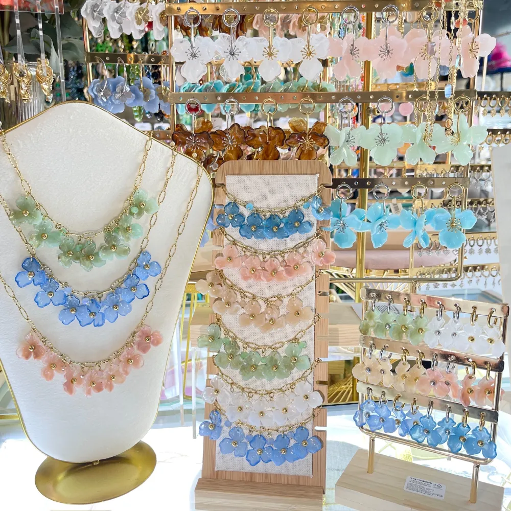 Cerchio con Fiore-12Paia Orecchini in Acciaio Incluso Espositore - OPA-732-332