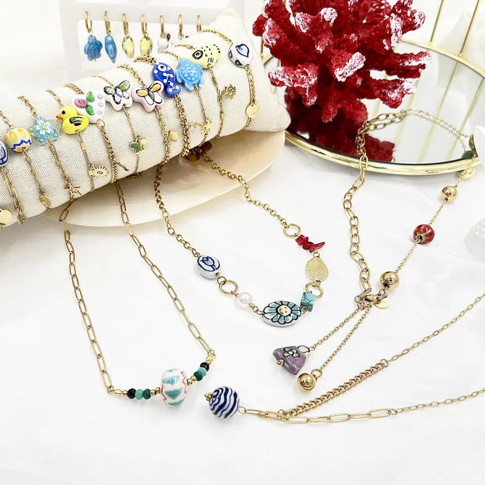 Foglia Soggetti in Ceramica -Collana Corta in Acciaio - CAC-765-51