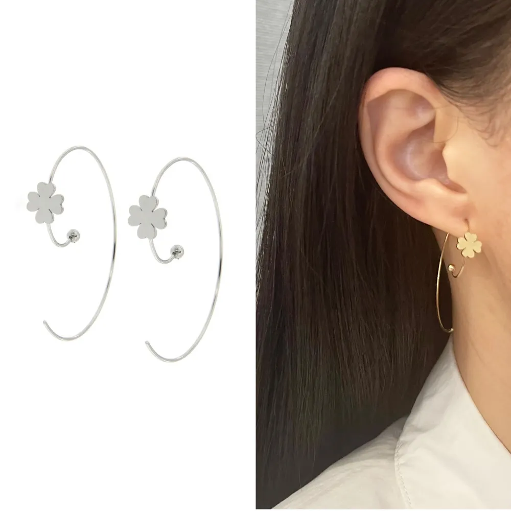 OAP6815-Chiocciola con Quadrifoglio- Orecchini in Acciaio - OAP6815-Chiocciola con Quadrifoglio- Orecchini in Acciaio