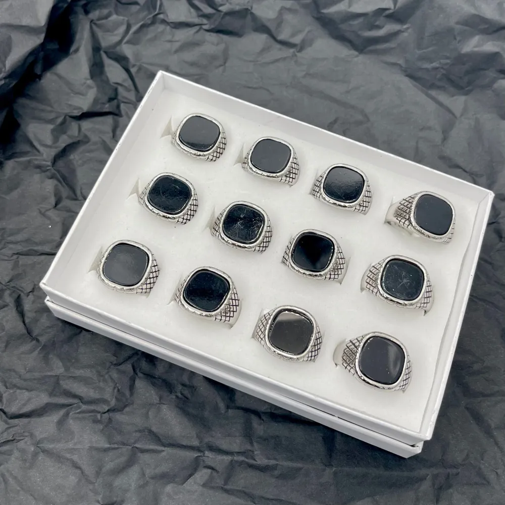 Pietra Quadrata Nera-Anello in Acciaio con Misure - AAM-423-50