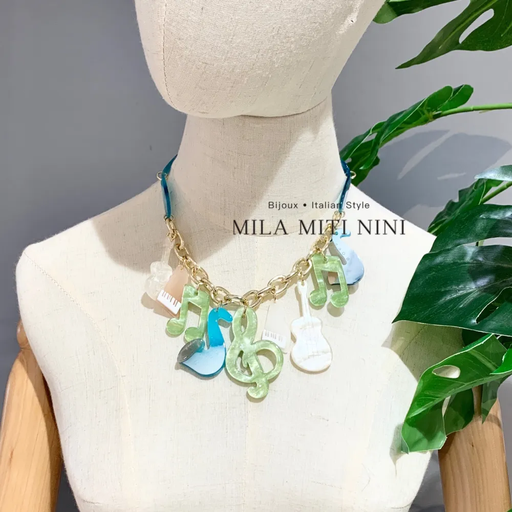 Nota Musicale-Collana Corta in Resina - CMC-13756A