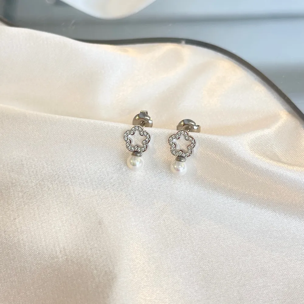 Fiore Perla -Orecchini in Acciaio - OAP-103-AA5038E