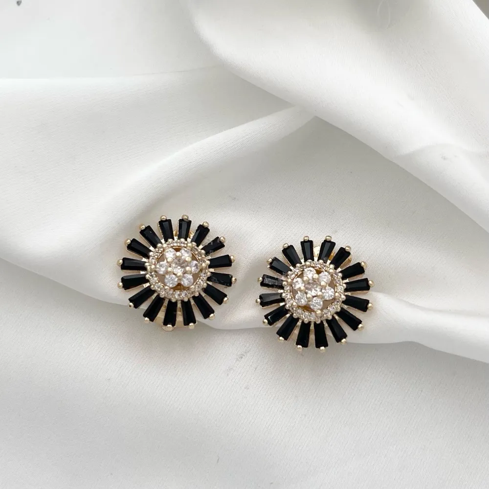 Fiore con Zirconi-Orecchini a Lobo con Zirconia - OMZ-109-L01