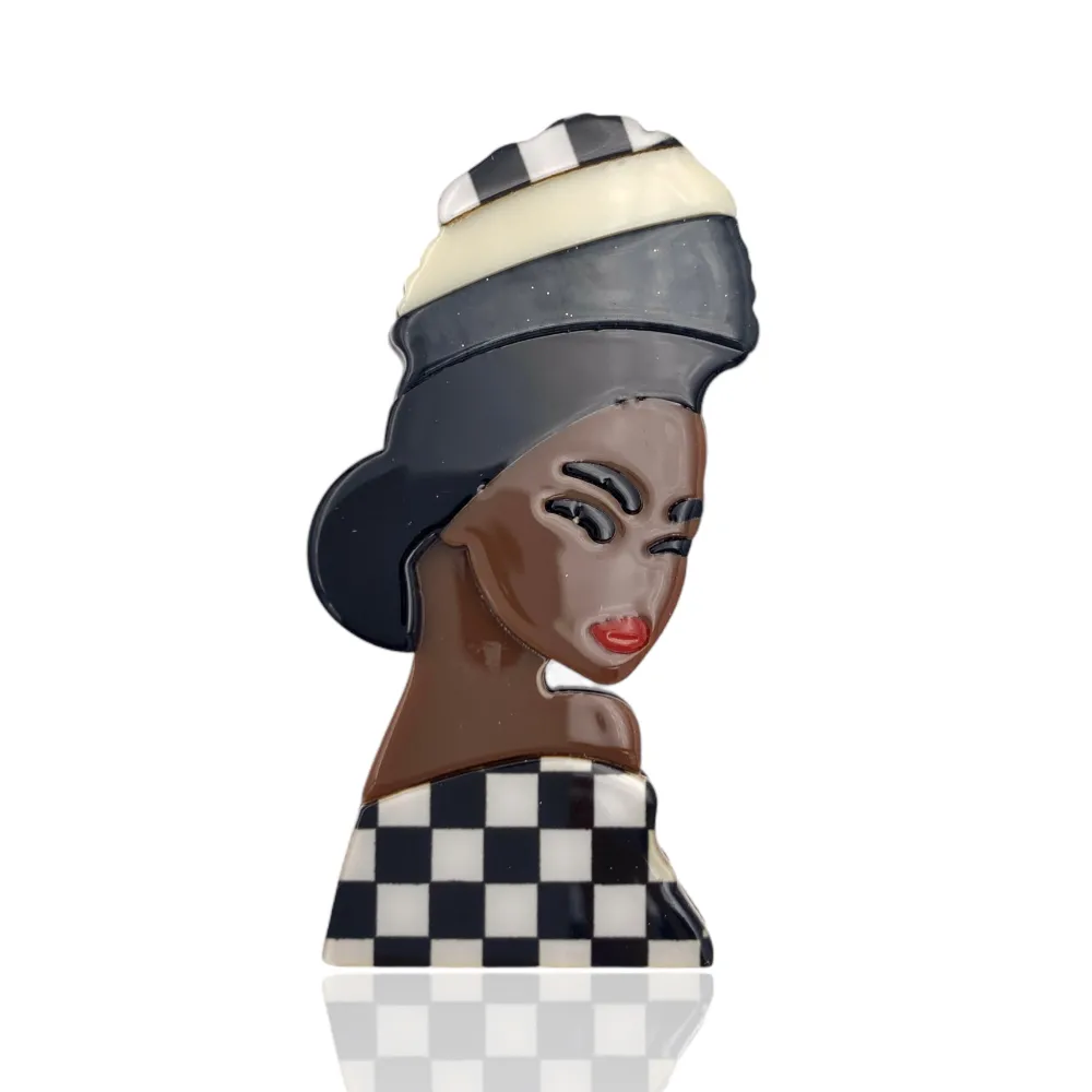 Donna-Spilla Moda in Resina - SPM-121-75