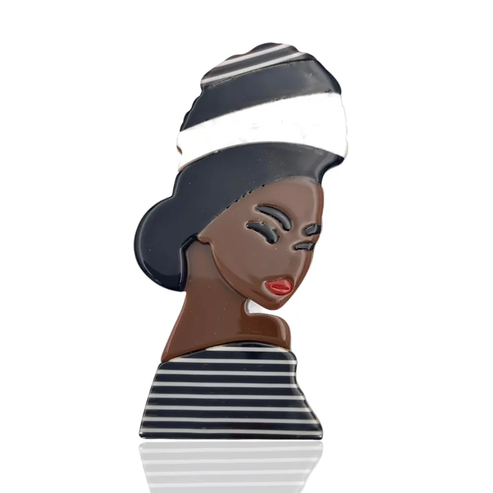 Donna-Spilla Moda in Resina - SPM-121-75