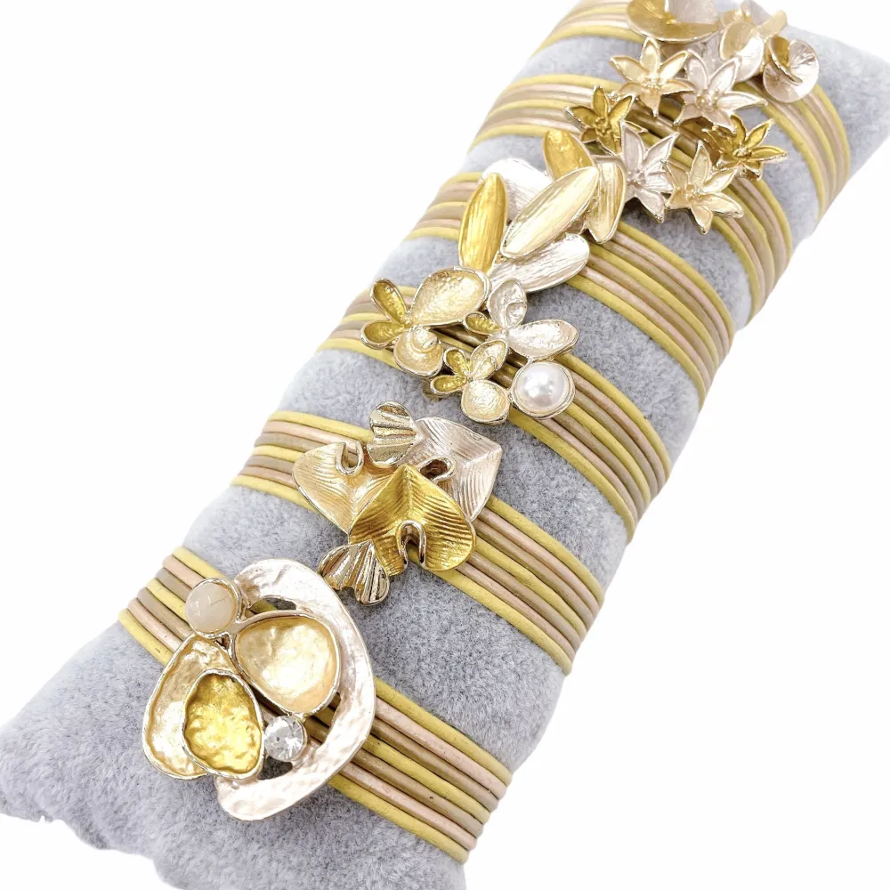 6Pz Bracciali +Cuscino in Omaggio - BPM176-191-Multifili con Charmes-6 Pz Bracciali