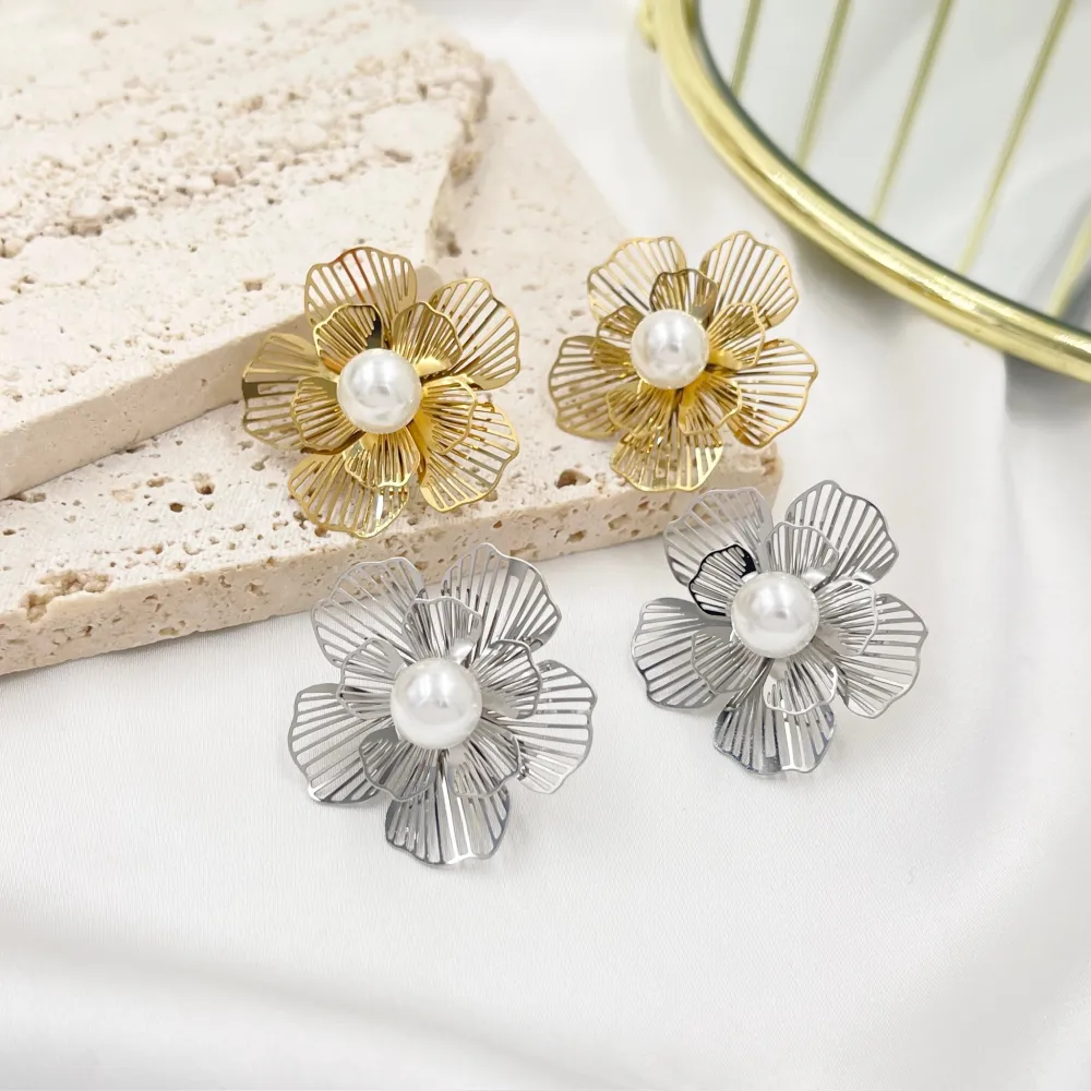 Fiore con Perla -Orecchini in Acciaio - OAP-413-2107