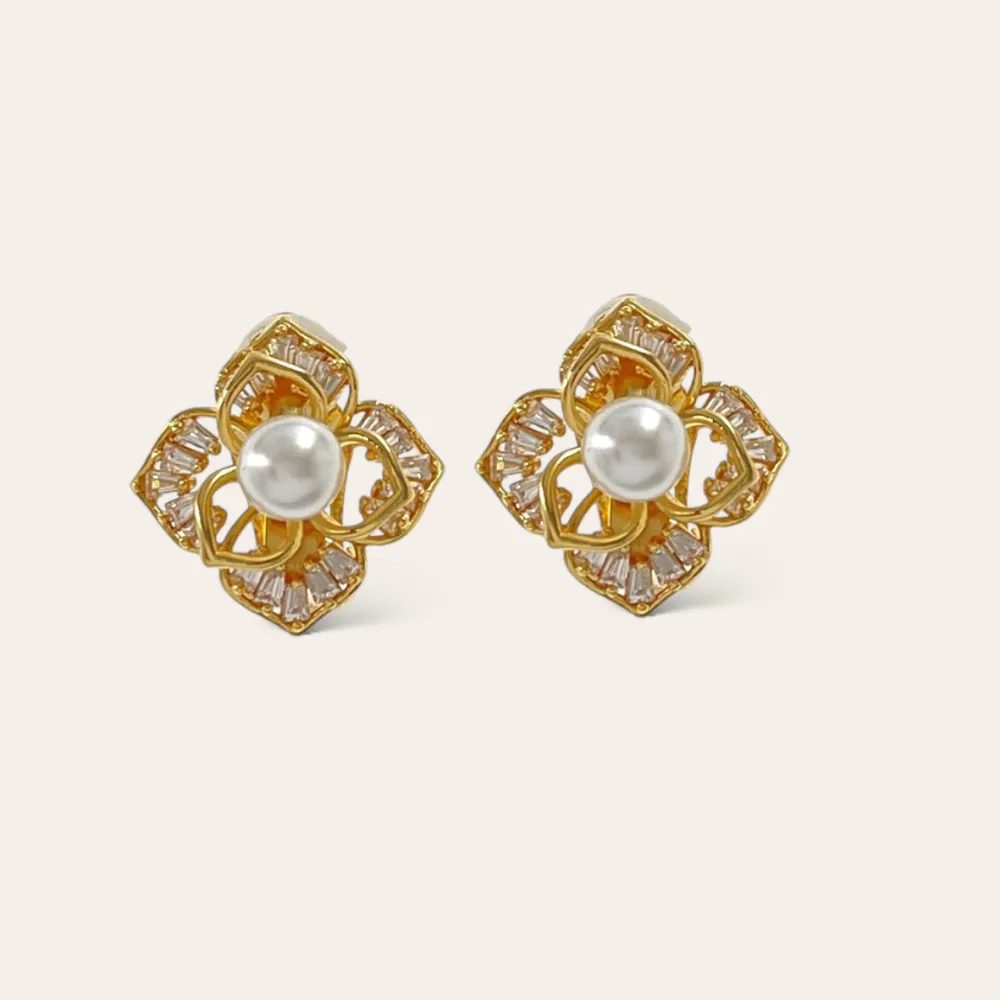 Fiore con perla-Orecchini a Clip con Zirconia - OMK-493-28