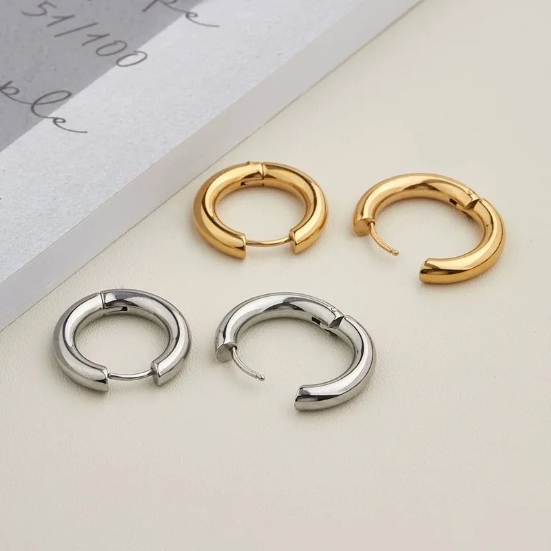 Cerchio Liscio 3.0 Scalare-24pz Orecchini in Acciaio - OR-450-688-689