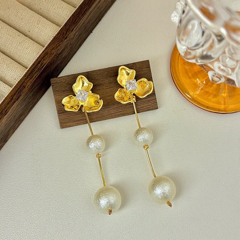 Fiore con Perla Goccia -Orecchini in Acciaio - OR-413-836