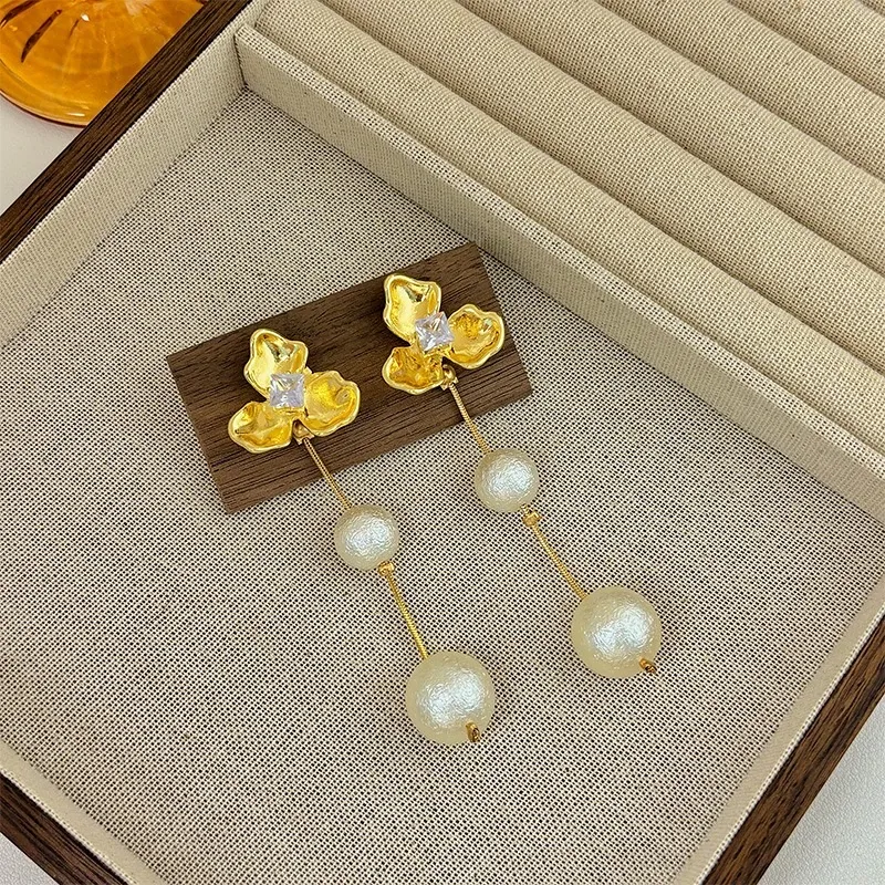 Fiore con Perla Goccia -Orecchini in Acciaio - OR-413-836