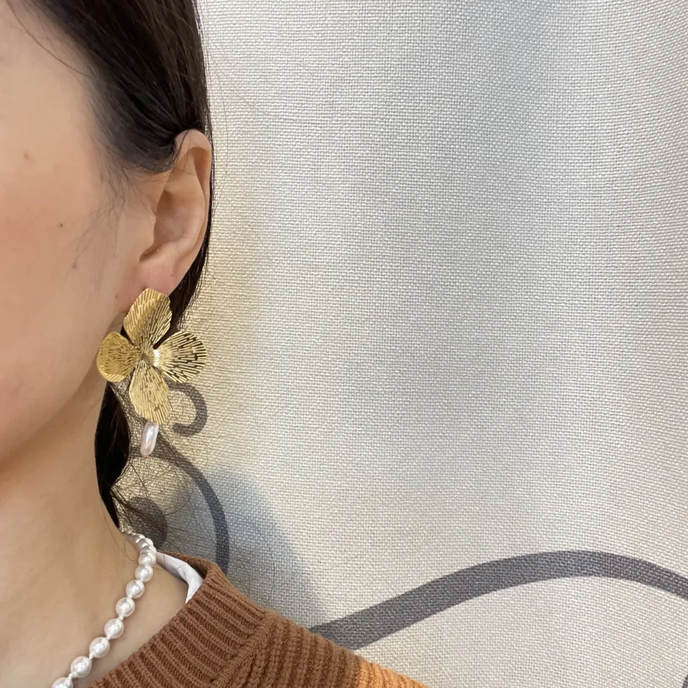 Fiore con Perla-Orecchini in Acciaio - OR-760-04