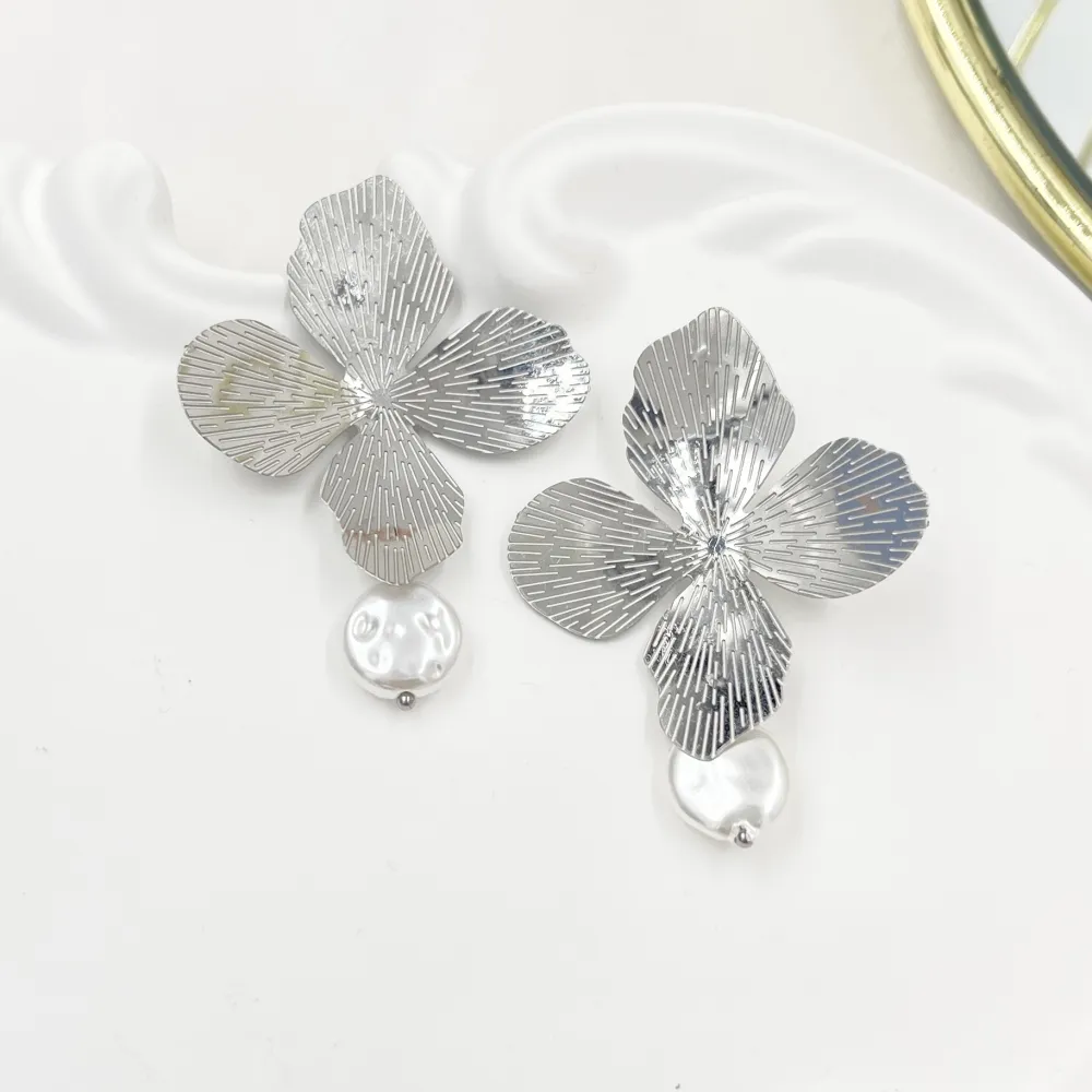 Fiore con Perla-Orecchini in Acciaio - OR-760-04