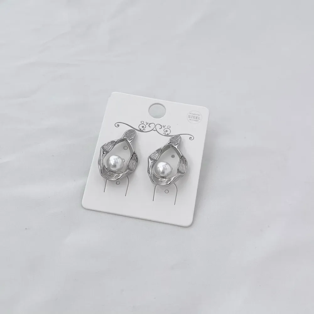 Fiore con perla-Orecchini in Acciaio - OR-413-2560