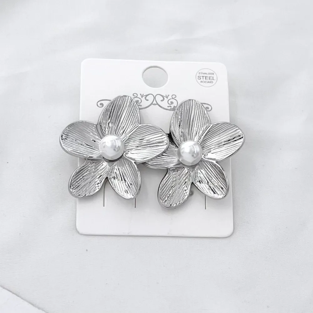 Fiore con perla-Orecchini Moda in Acciaio - OR-413-452