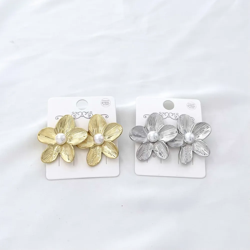Fiore con perla-Orecchini Moda in Acciaio - OR-413-452