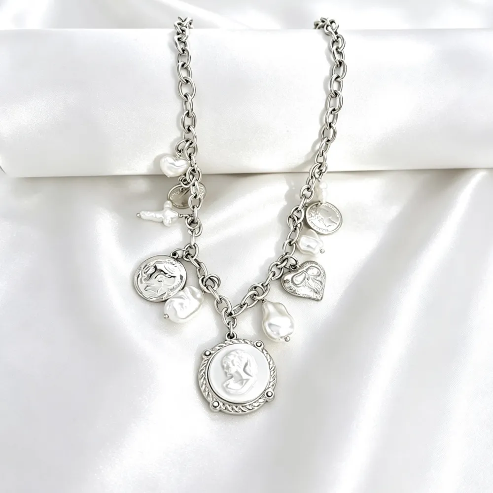 Dama, perla, moneta -Collana corta in Acciaio - CL-794-98