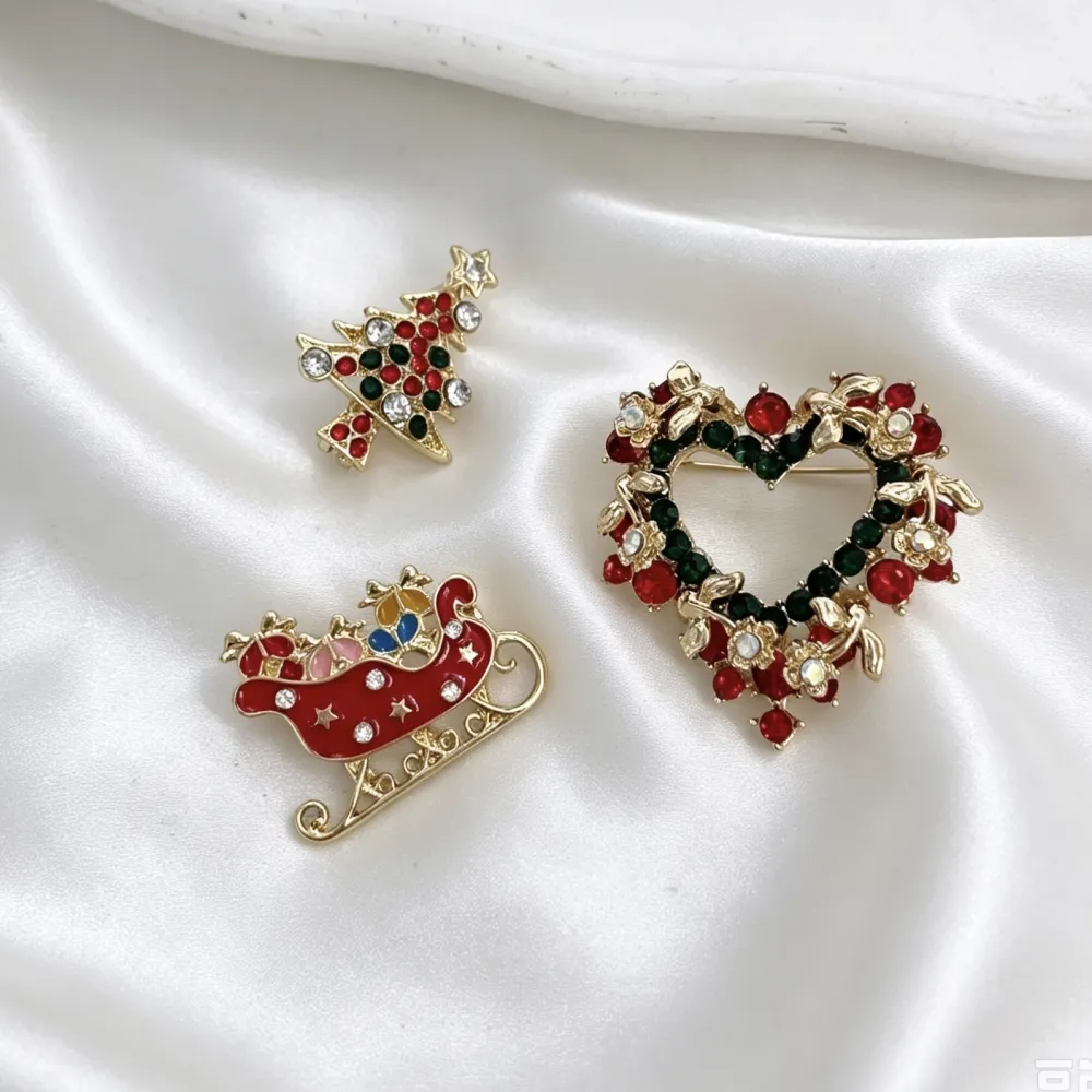 Cuore, Albero Di Natale e Slitta-Set 3pz Spille di Natale - SPM-781-30