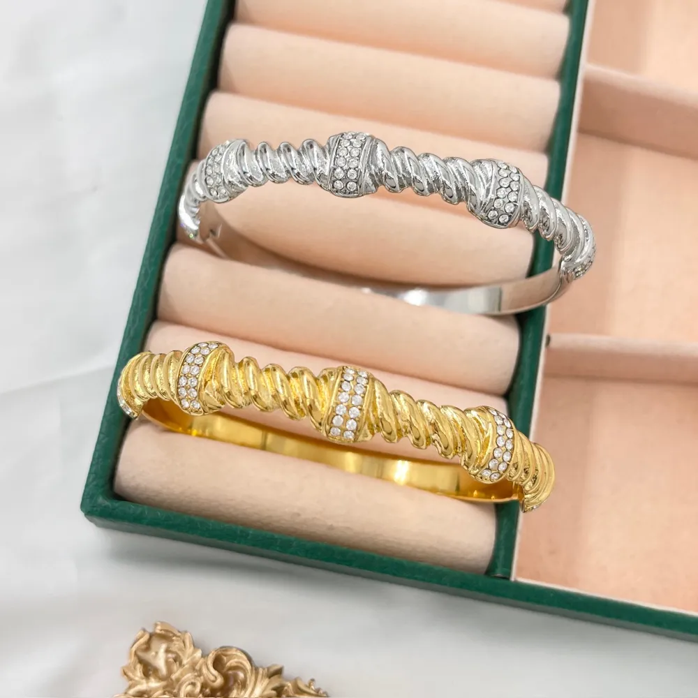 Intreccio Con Zirconi -Bracciale Rigido in Acciaio - BAR-103-AA4686B (Argento)