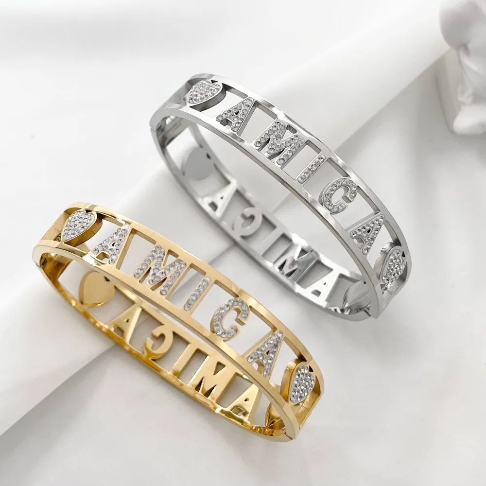 Amica-Bracciale con Scritte Rigido in Acciaio - BAR-413-1273 AMICA (Oro Giallo)