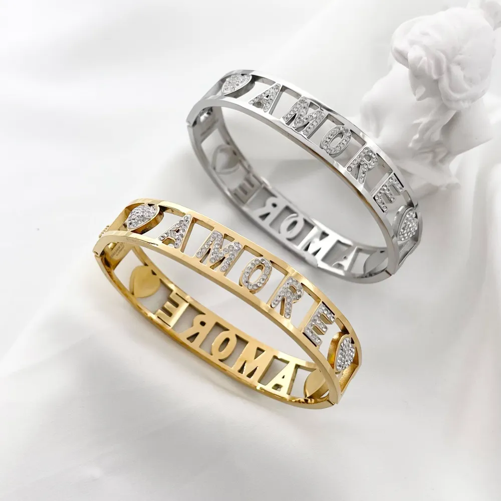 Amica-Bracciale con Scritte Rigido in Acciaio - BAR-413-1275 AMORE