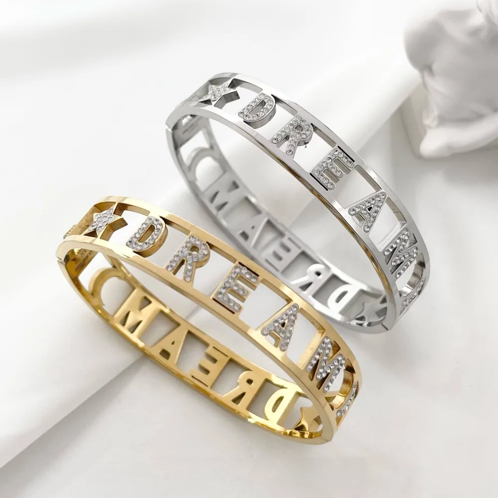 Dream-Bracciale con Scritte Rigido in Acciaio - BAR-413-1279 Dream (Oro Giallo)