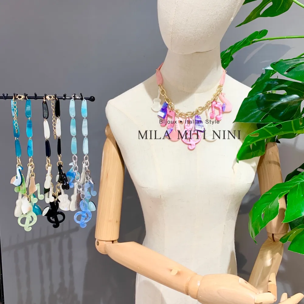 Nota Musicale-Collana Corta in Resina - CMC-13756A