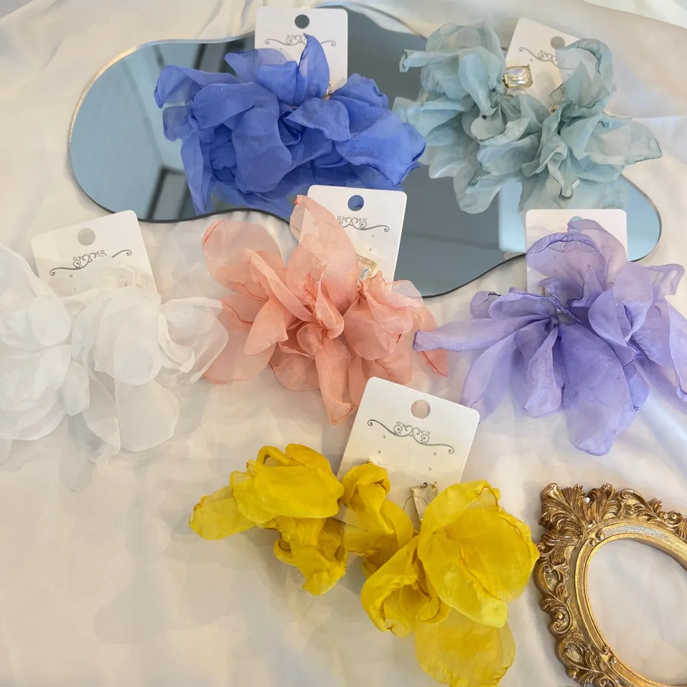 Punto Luce con Petali  -Orecchini Moda - OMM-769-02