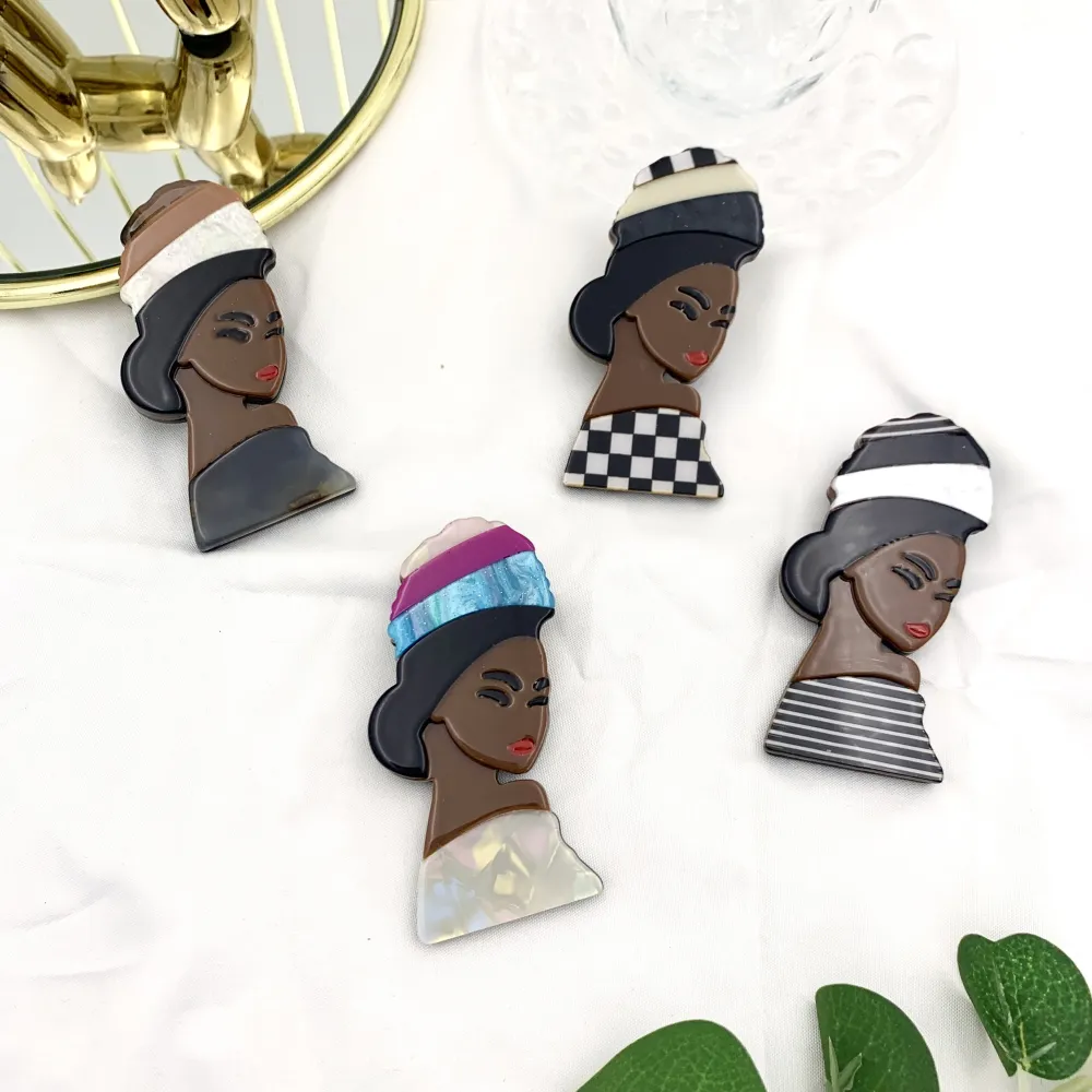 Donna-Spilla Moda in Resina - SPM-121-75